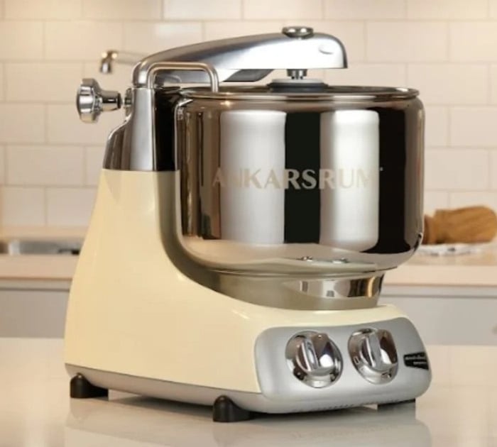 Two Ankarsrum Assistents on top of a kitchen counter.