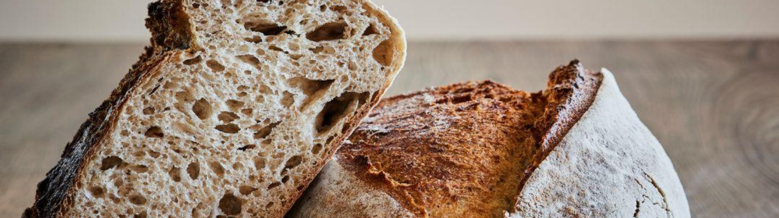 Zwei Brotlaibe