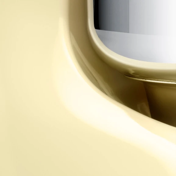 Close-up of the Ankarsrum Assistent Original in Creme.