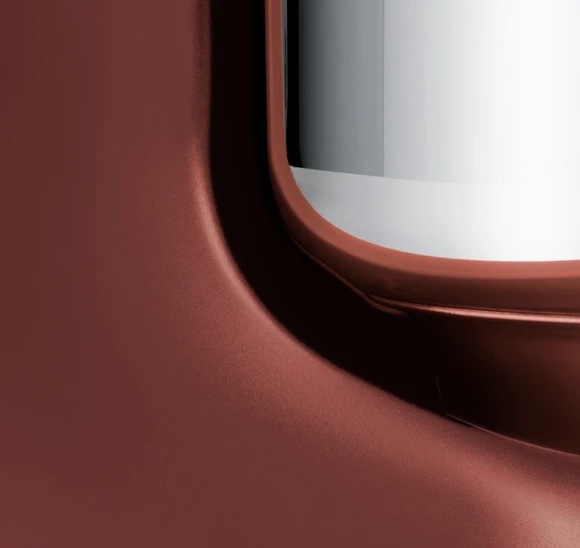 Nahaufnahme der Ankarsrum Assistent Original in der Farbe Rustic Maroon.