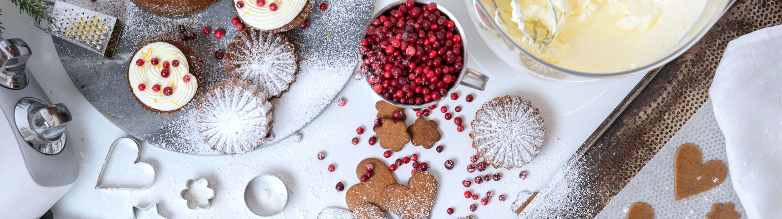 Gør juletraditionerne levende med hjemmelavet julebagning lavet helt fra bunden på en kraftfuld Ankarsrum Assistent Original køkkenmaskine.