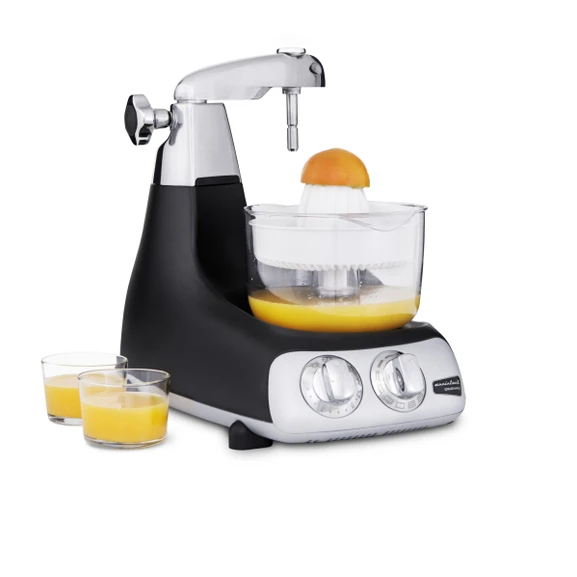 Ankarsrum Assistent Original with the Citrus Press attached and freshly squeezed orange juice.