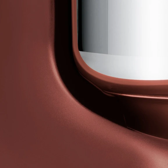 Primo piano di Ankarsrum Assistent Original nel colore Rustic Maroon.