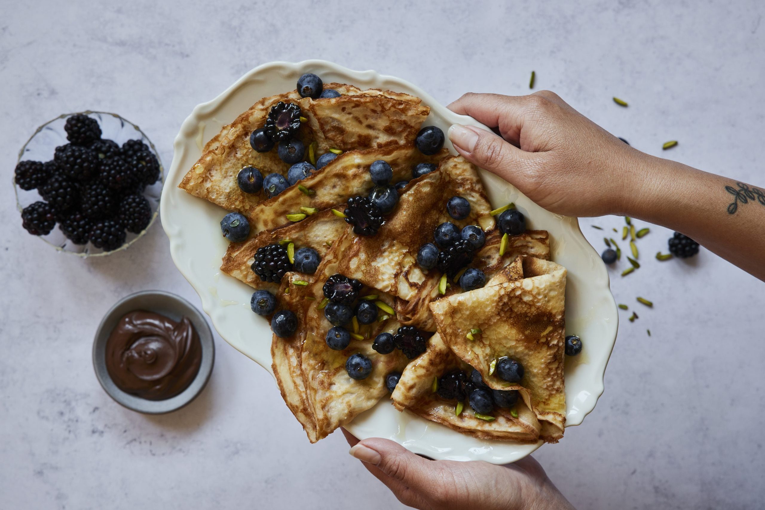 Recept till helgfrukost med Ankarsrum – smoothie, våfflor och bröd