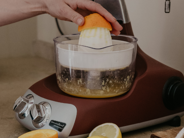 Färskpressad juice med Ankarsrum citruspress från Go Green-paketet


